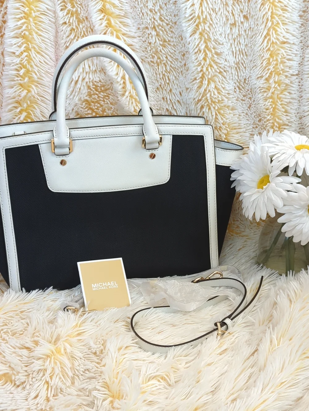 ❣️👜Michael Kors Large Selma Black and White 👜❣️